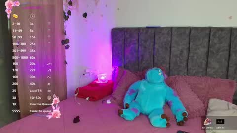 Snapshot of andra_rosse chatting on July 5, 8:16 pm Andra de la Rosse online show from July 5, 8:16 pm