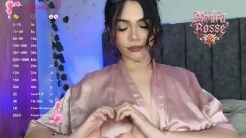 Snapshot of andra_rosse chatting on July 15, 11:32 pm Andra de la Rosse online show from July 15, 11:32 pm