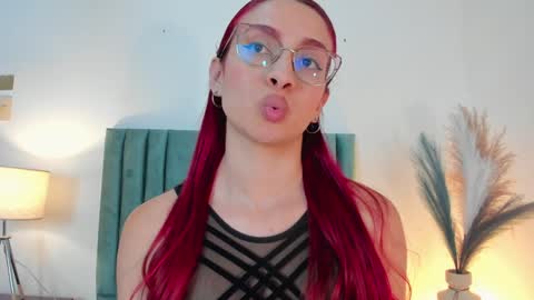 Snapshot of andracyruss chatting on January 30, 5:39 pm Andra Cyrus online show from January 30, 5:39 pm