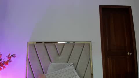 Snapshot of andracyruss chatting on February 9, 2:07 pm Andra Cyrus online show from February 9, 2:07 pm