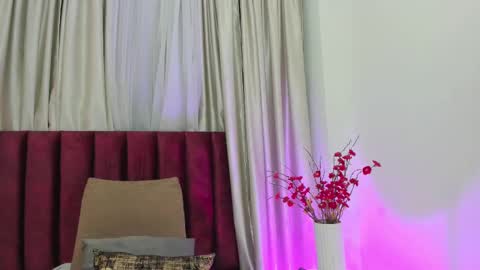 Snapshot of andracyruss chatting on February 10, 11:36 am Andra Cyrus online show from February 10, 11:36 am