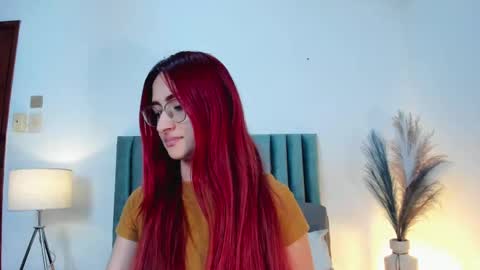 Snapshot of andracyruss chatting on March 3, 5:39 pm Andra Cyrus online show from March 3, 5:39 pm