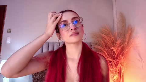 Snapshot of andracyruss chatting on October 15, 11:43 am Andra Cyrus online show from October 15, 11:43 am