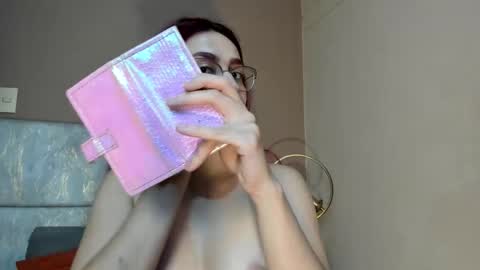 Snapshot of andracyruss chatting on December 5, 11:41 am Andra Cyrus online show from December 5, 11:41 am