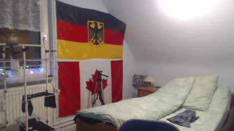 Snapshot of andre124231 chatting on December 5, 9:06 pm Andre online show from December 5, 9:06 pm