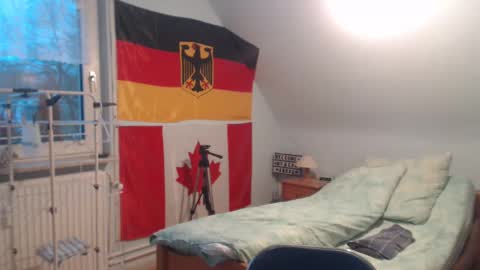 Snapshot of andre124231 chatting on December 9, 2:49 pm Andre online show from December 9, 2:49 pm