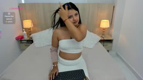 Snapshot of andrea_caicedo chatting on October 3, 7:33 pm Andrea Caicedo online show from October 3, 7:33 pm