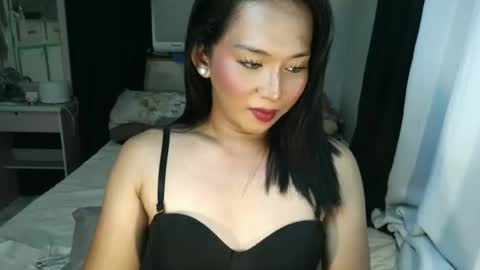 yanie online show from November 17, 12:27 am