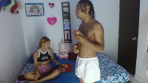 Snapshot of andrea_jose chatting on December 30, 12:11 am andrea_jose online show from December 30, 12:11 am