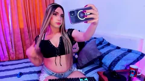 Snapshot of andrea_stormy chatting on February 6, 1:25 pm Andrea online show from February 6, 1:25 pm