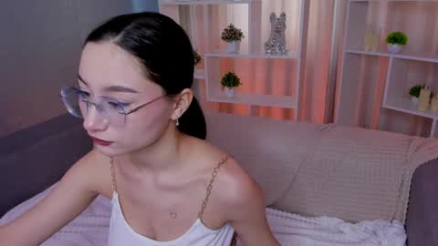 andreajohnsons online show from April 18, 8:18 am