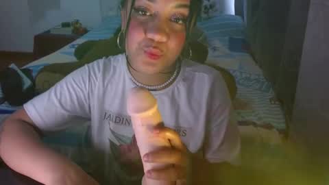 Snapshot of andrebigboobs chatting on February 27, 9:58 pm Andre online show from February 27, 9:58 pm