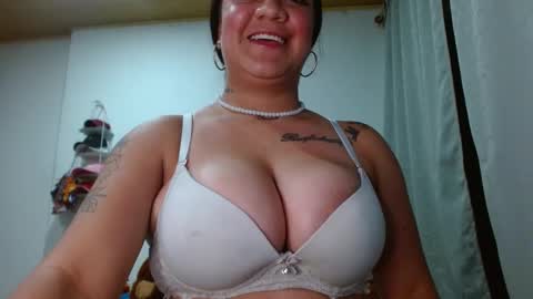 Snapshot of andrebigboobs chatting on March 5, 1:52 am Andre online show from March 5, 1:52 am