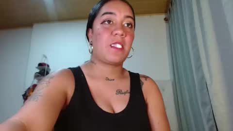 Snapshot of andrebigboobs chatting on March 11, 12:33 am Andre online show from March 11, 12:33 am