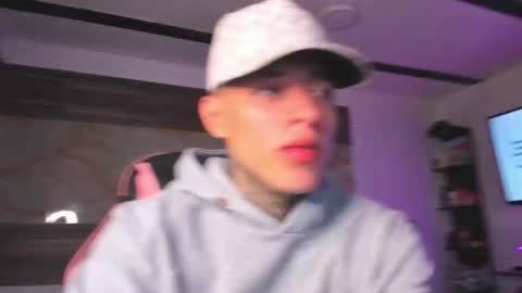 andrees_s online show from November 23, 3:17 am