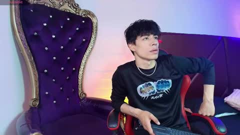 andreew_style_ online show from March 25, 7:53 pm