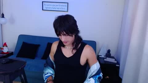 Snapshot of andreey50 chatting on December 5, 9:28 pm Andrey online show from December 5, 9:28 pm