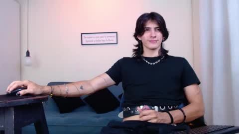 Snapshot of andreey50 chatting on December 13, 11:28 pm Andrey online show from December 13, 11:28 pm