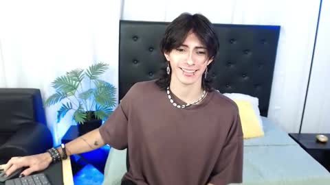 Snapshot of andreey50 chatting on November 18, 1:59 pm Andrey online show from November 18, 1:59 pm