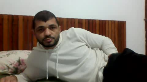 Snapshot of andreloko123 chatting on June 14, 1:58 am andreloko123 online show from June 14, 1:58 am