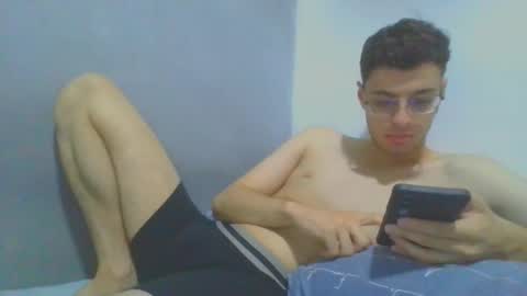 andres129494 online show from November 21, 3:05 am