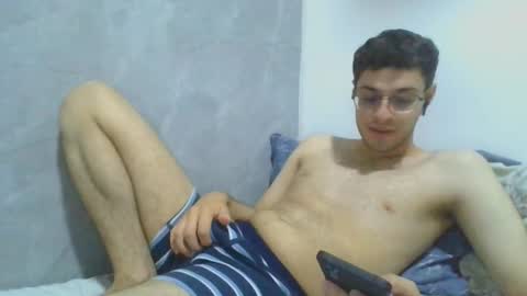 andres129494 online show from December 16, 2:27 am