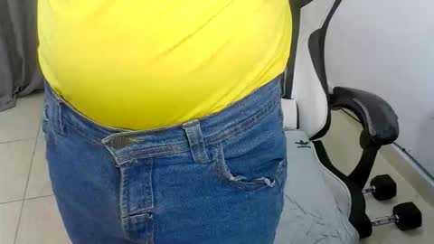 andres180950734 online show from February 3, 11:15 am