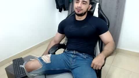 andres180950734 online show from June 20, 10:51 am