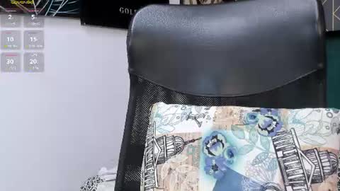 Snapshot of andres_clark chatting on July 2, 5:52 pm insta andres clark online show from July 2, 5:52 pm