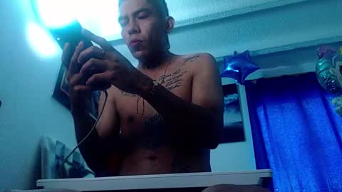 Snapshot of andres_cond chatting on October 13, 11:54 am Andrs o online show from October 13, 11:54 am