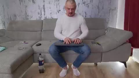 andres_dasli online show from February 27, 10:10 pm