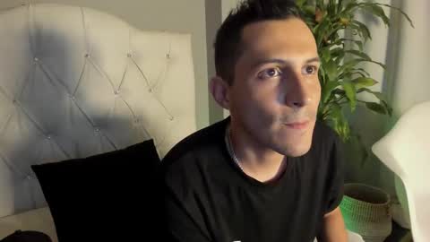 Snapshot of andres_marinn chatting on January 15, 11:19 pm andres_marinn online show from January 15, 11:19 pm