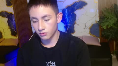 andres_tay online show from April 11, 2:49 am