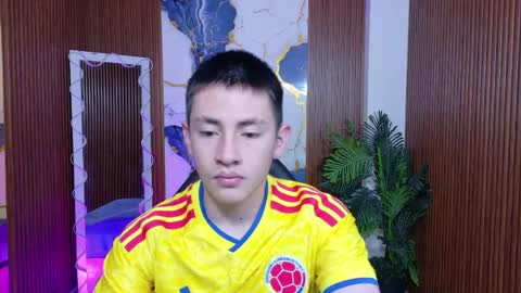 andres_tay online show from June 1, 1:40 am