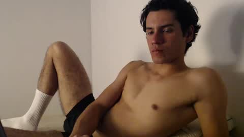 Snapshot of andrestorres0 chatting on January 3, 3:27 am Andres Torres online show from January 3, 3:27 am