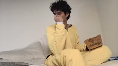 Snapshot of andrestorres0 chatting on February 21, 10:28 am Andres Torres online show from February 21, 10:28 am