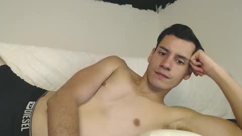 Snapshot of andrestorres0 chatting on November 10, 7:35 pm Andres Torres online show from November 10, 7:35 pm