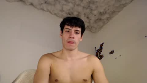 Snapshot of andrestorres0 chatting on July 13, 5:49 pm Andres Torres online show from July 13, 5:49 pm