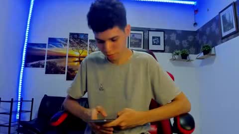 andrew_2811 online show from September 21, 5:31 am