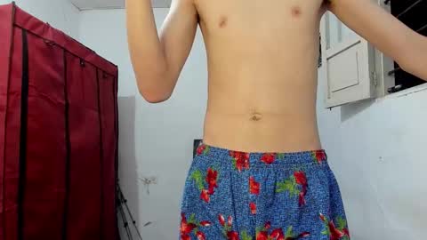 andrew_2811 online show from January 17, 2:49 am