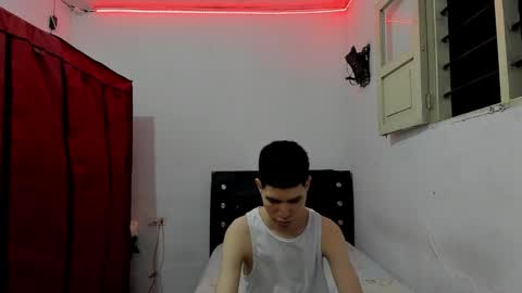 andrew_2811 online show from April 4, 12:31 am