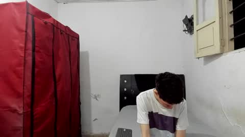 andrew_2811 online show from May 24, 12:26 am