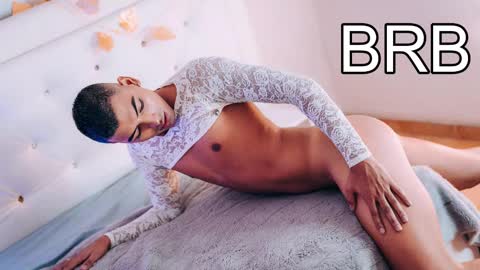 Andrew Jones Independient model  online show from February 11, 6:22 pm