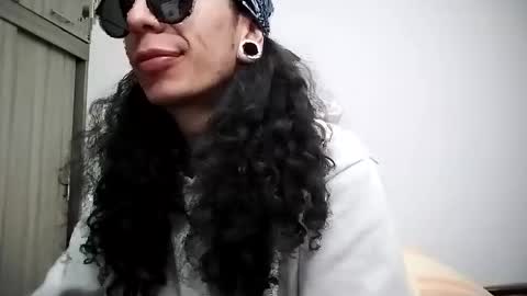 Snapshot of andrew_collins420 chatting on February 15, 9:04 pm Mugiwara online show from February 15, 9:04 pm