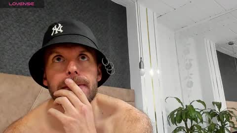 Snapshot of andrew_jackson42 chatting on March 9, 6:39 am andrew_jackson42 online show from March 9, 6:39 am