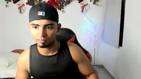 andrew_jonhes1 online show from December 1, 11:26 am