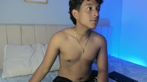 ANDREW KANE online show from March 31, 8:20 pm