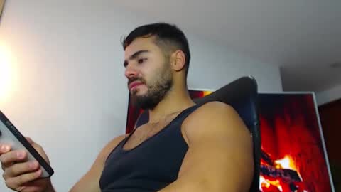 Snapshot of andrew_west_ chatting on December 31, 11:42 am ANDREW WEST online show from December 31, 11:42 am