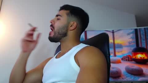 Snapshot of andrew_west_ chatting on January 4, 1:42 pm ANDREW WEST online show from January 4, 1:42 pm