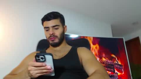 Snapshot of andrew_west_ chatting on January 11, 1:37 am ANDREW WEST online show from January 11, 1:37 am